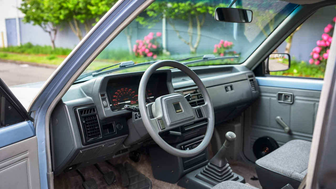 1988 Mazda B Series 4th Gen - Image 25 of 31