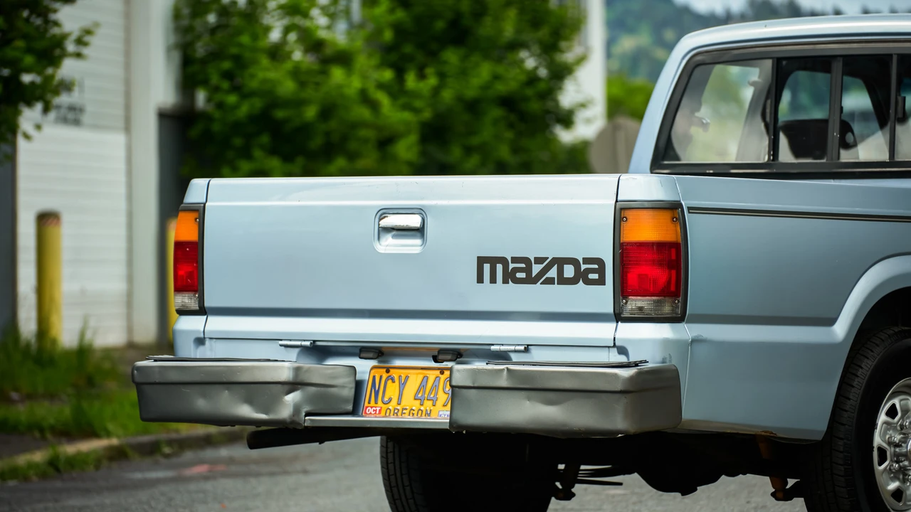 1988 Mazda B Series 4th Gen - Image 15 of 31