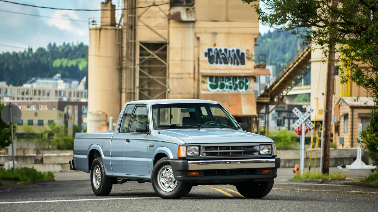 1988 Mazda B Series 4th Gen - Image 2 of 31