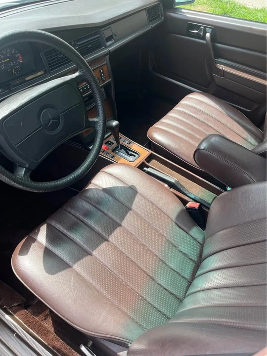1988 Mercedes-Benz 190E - Image 6 of 11