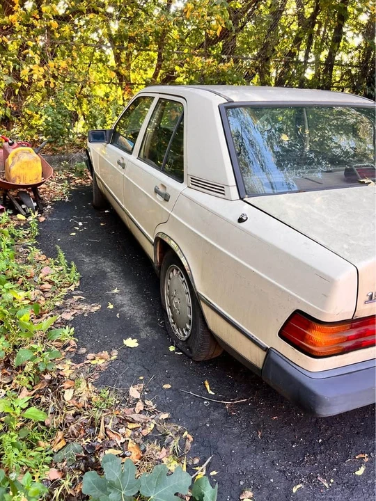 1988 Mercedes-Benz 190E - Image 2 of 7