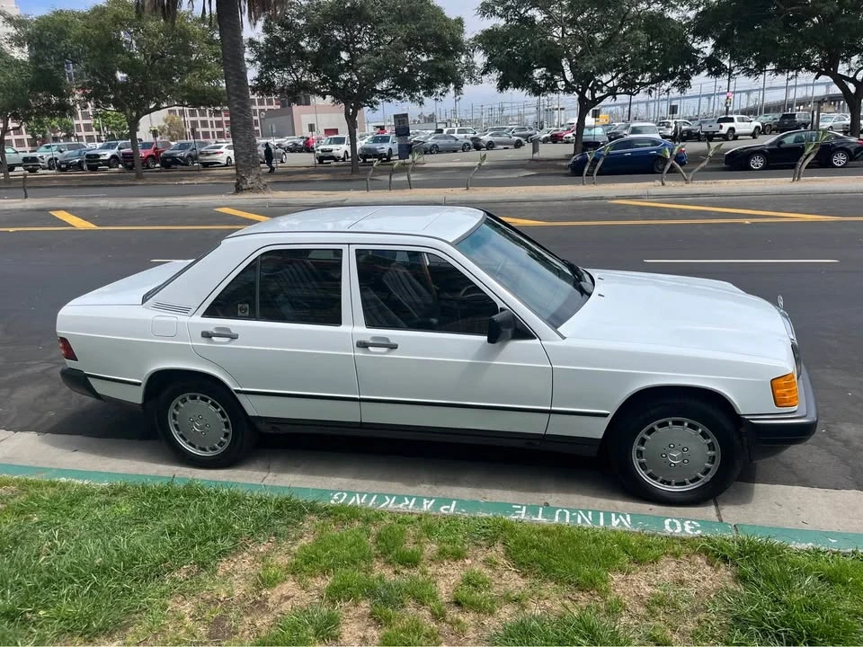 1988 Mercedes-Benz 190E - Image 3 of 11