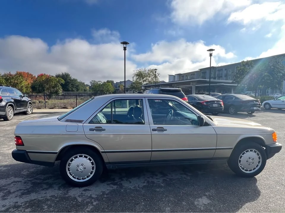 1988 Mercedes-Benz 190E - Image 5 of 14