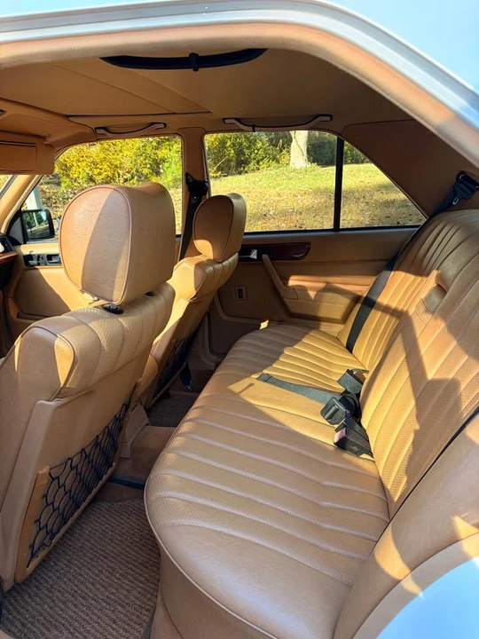 1988 Mercedes-Benz 190E - Image 8 of 11