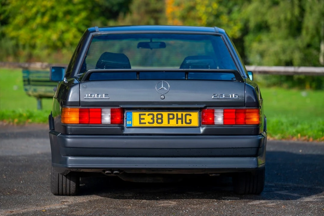 1988 Mercedes-Benz 190E 2.3-16 & 2.5-16 - Image 9 of 30