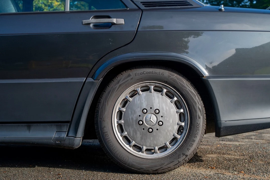 1988 Mercedes-Benz 190E 2.3-16 & 2.5-16 - Image 17 of 30