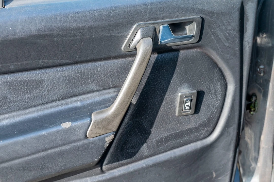 1988 Mercedes-Benz 190E 2.3-16 & 2.5-16 - Image 26 of 30