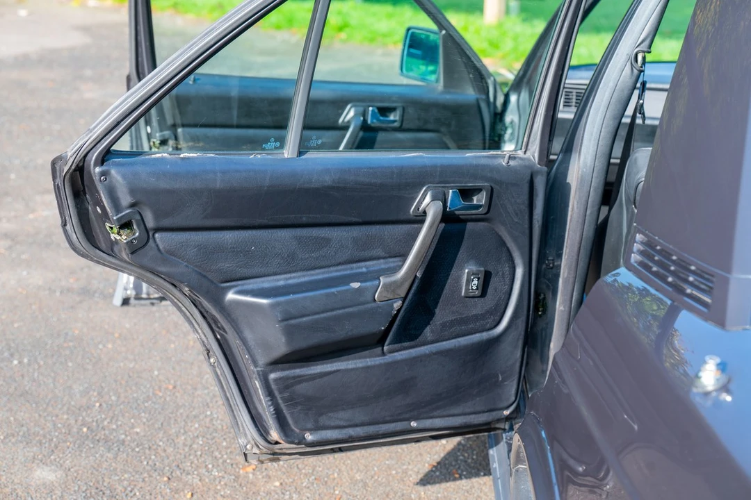 1988 Mercedes-Benz 190E 2.3-16 & 2.5-16 - Image 24 of 30