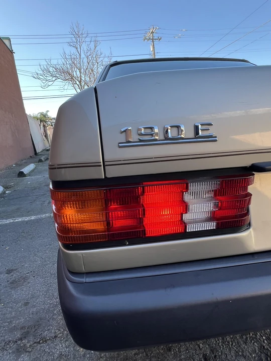 1988 Mercedes-Benz 190E - Image 29 of 31