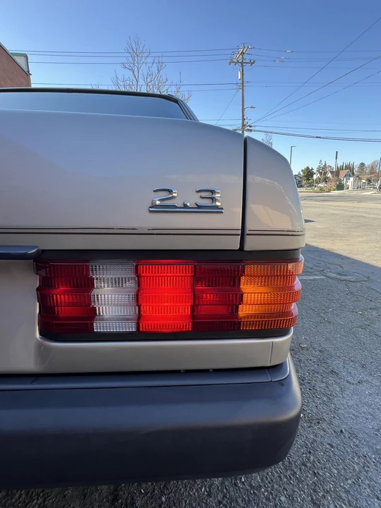 1988 Mercedes-Benz 190E - Image 30 of 31