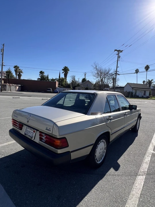1988 Mercedes-Benz 190E - Image 9 of 31