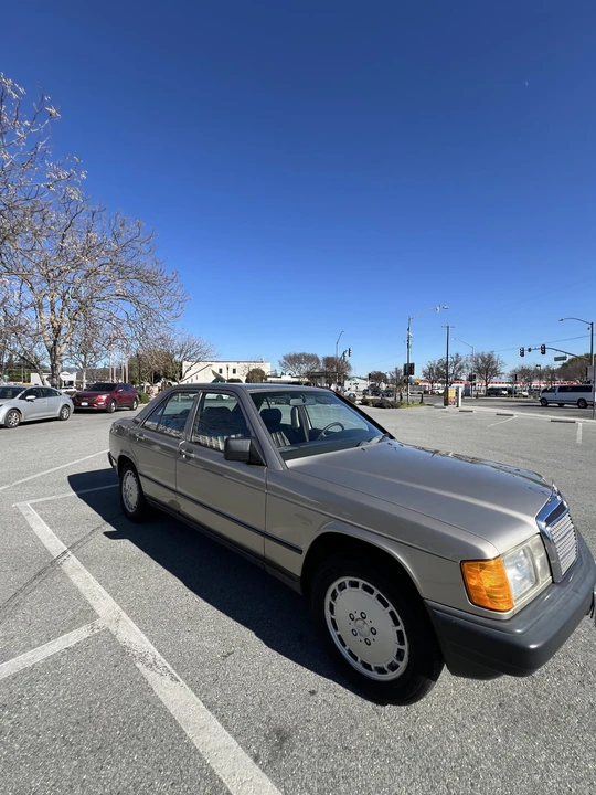 1988 Mercedes-Benz 190E - Image 2 of 31
