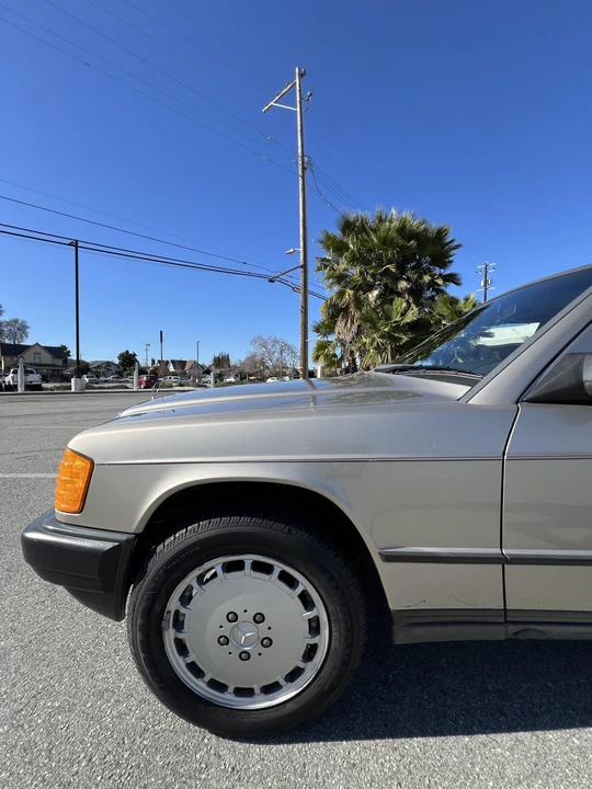 1988 Mercedes-Benz 190E - Image 18 of 31