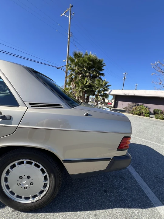 1988 Mercedes-Benz 190E - Image 21 of 31