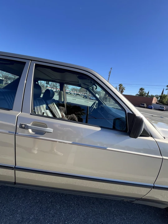 1988 Mercedes-Benz 190E - Image 14 of 31