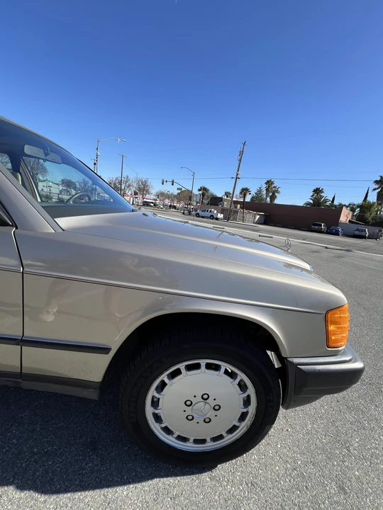 1988 Mercedes-Benz 190E - Image 15 of 31