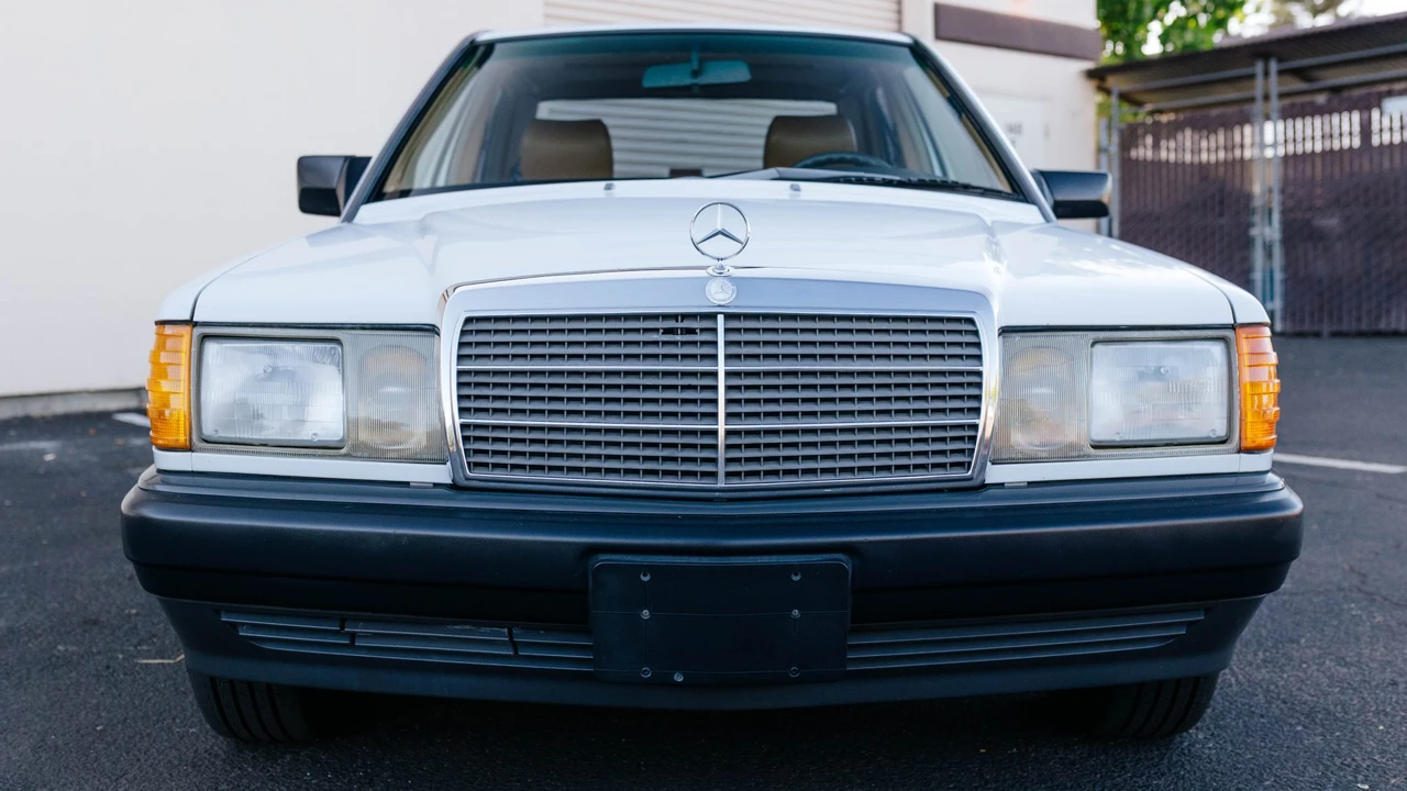 1988 Mercedes-Benz 190E - Image 4 of 31
