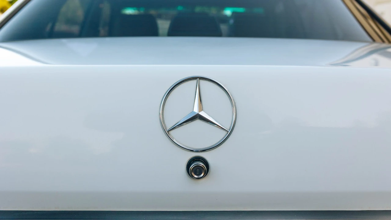 1988 Mercedes-Benz 190E - Image 28 of 31