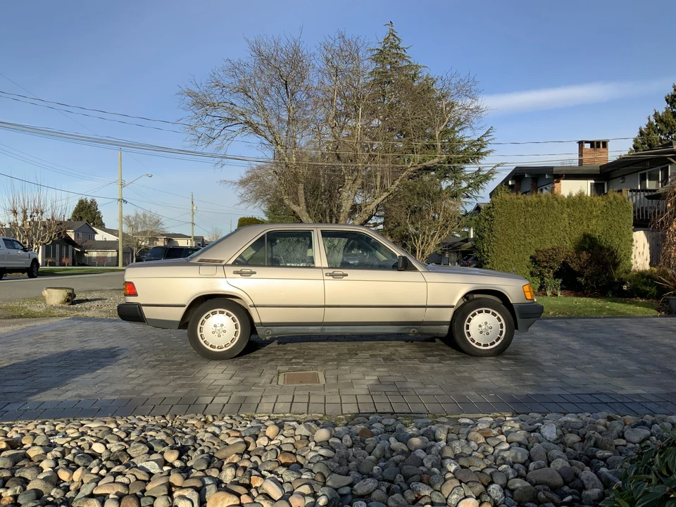 1988 Mercedes-Benz 190E - Image 12 of 31
