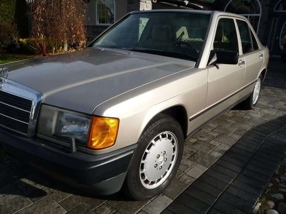 1988 Mercedes-Benz 190E - Image 16 of 31