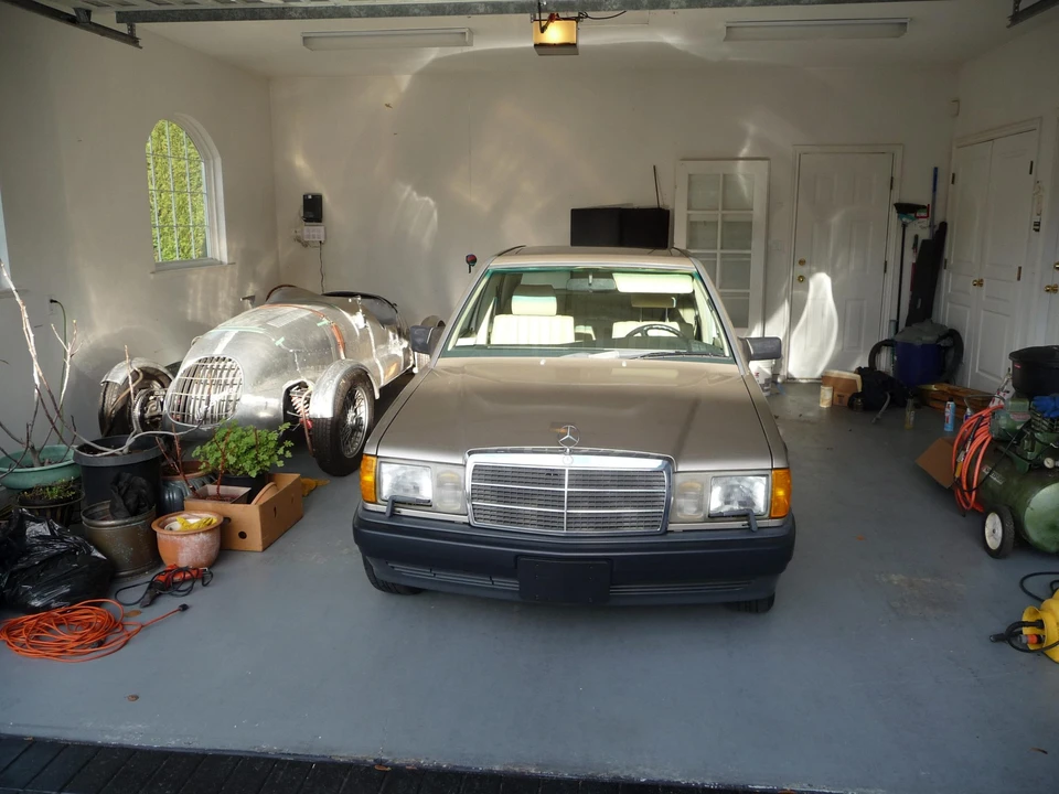 1988 Mercedes-Benz 190E - Image 14 of 31