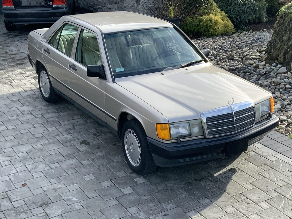 1988 Mercedes-Benz 190E - Image 2 of 31