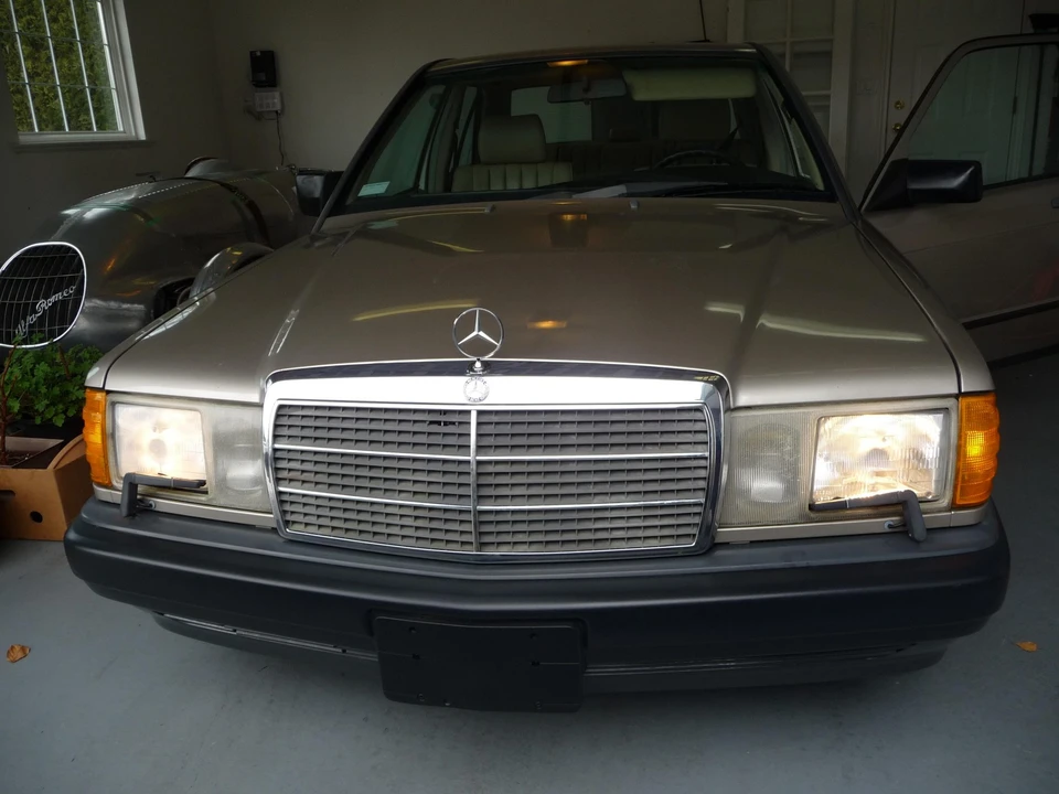 1988 Mercedes-Benz 190E - Image 15 of 31
