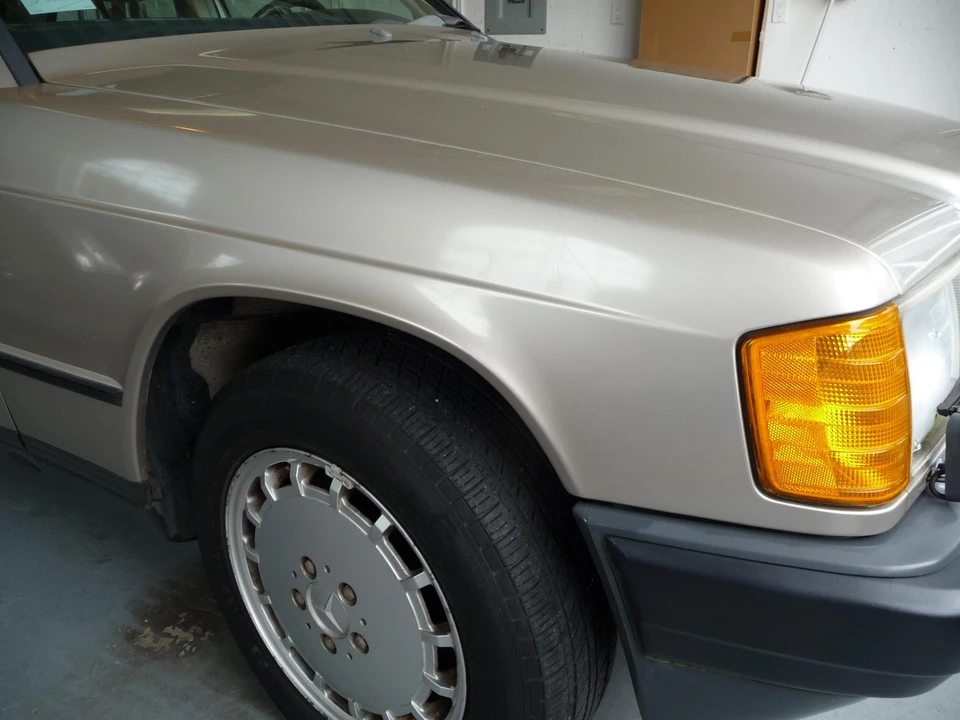 1988 Mercedes-Benz 190E - Image 17 of 31