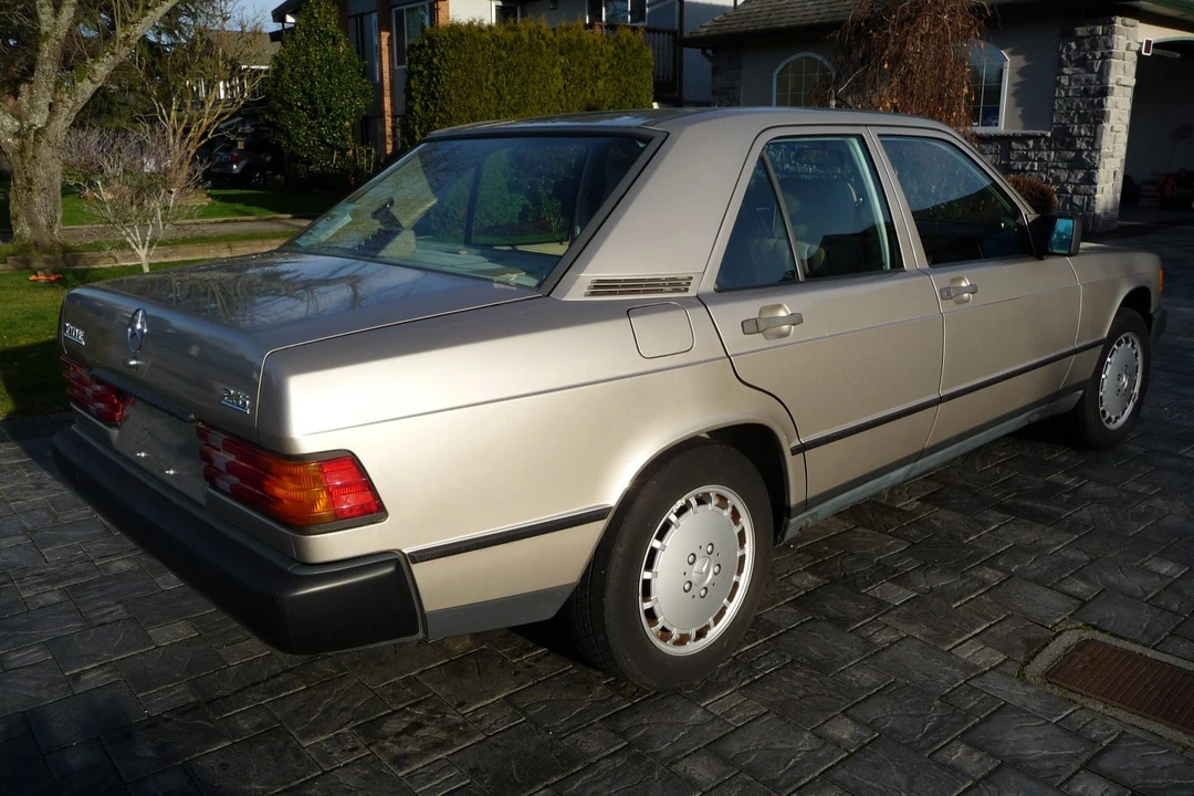 1988 Mercedes-Benz 190E - Image 11 of 31