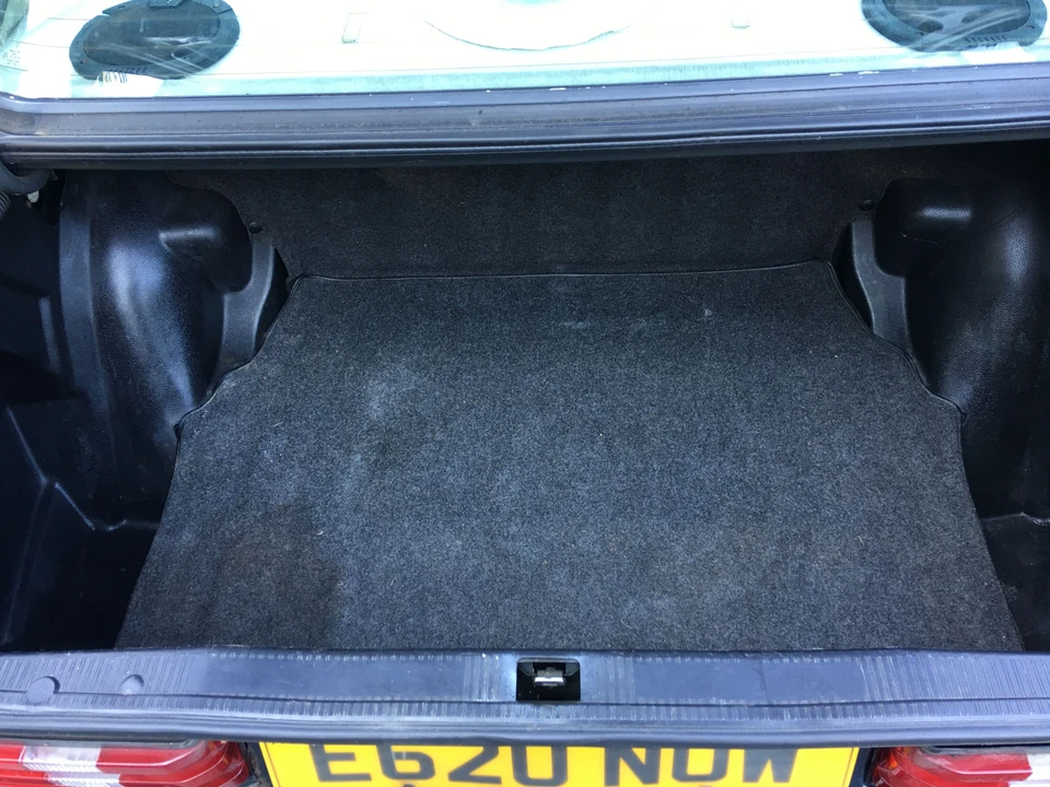 1988 Mercedes-Benz 190E - Image 19 of 31