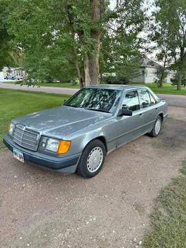 1988 Mercedes-Benz 260E