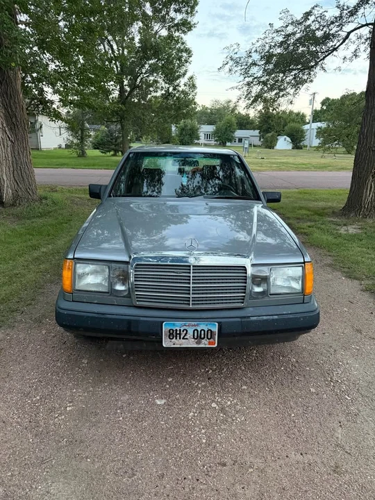 1988 Mercedes-Benz W124 E-Class - Image 14 of 15