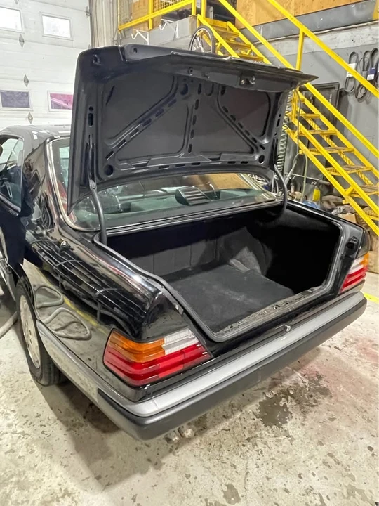 1988 Mercedes-Benz W124 E-Class - Image 10 of 12