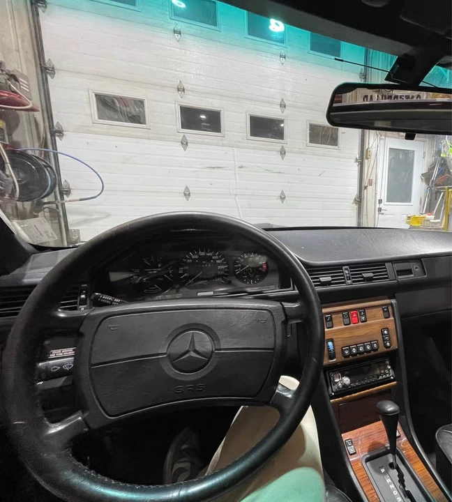1988 Mercedes-Benz W124 E-Class - Image 11 of 12