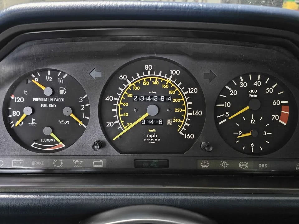 1988 Mercedes-Benz W124 E-Class - Image 5 of 8