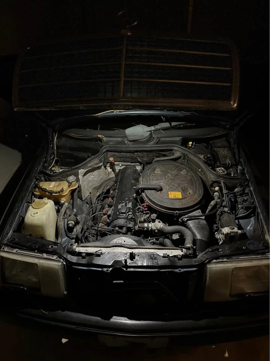 1988 Mercedes-Benz W124 E-Class - Image 5 of 12