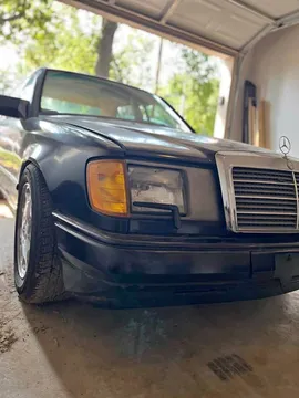 1988 Mercedes-Benz 300 E 3.0 Sedan 4D