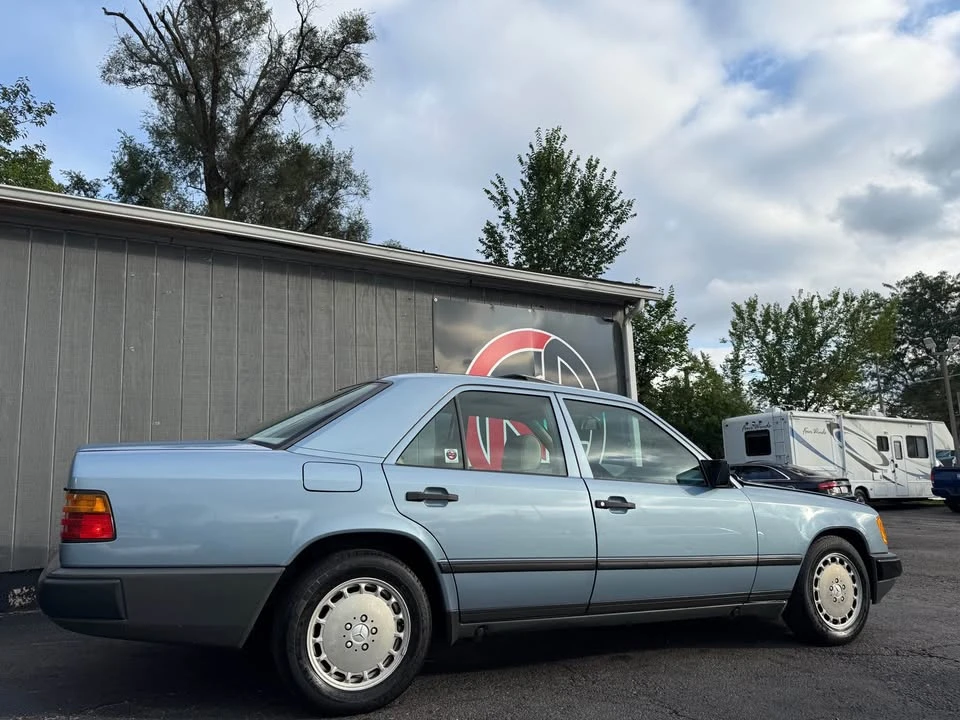1988 Mercedes-Benz W124 E-Class - Image 7 of 20