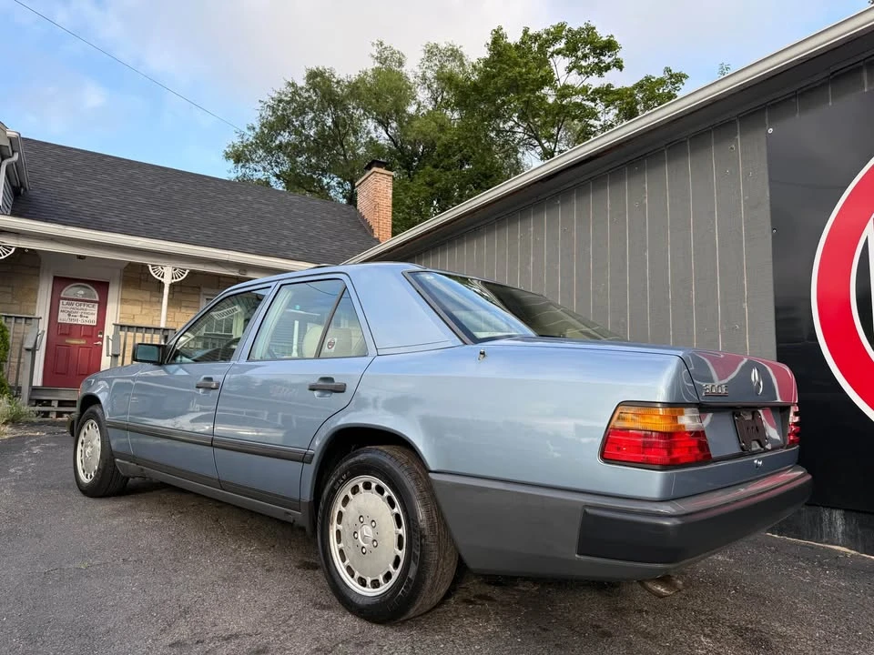 1988 Mercedes-Benz W124 E-Class - Image 4 of 20