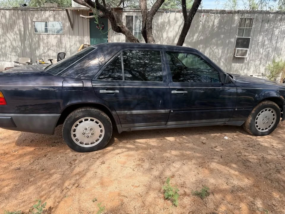 1988 Mercedes-Benz W124 E-Class - Image 2 of 11
