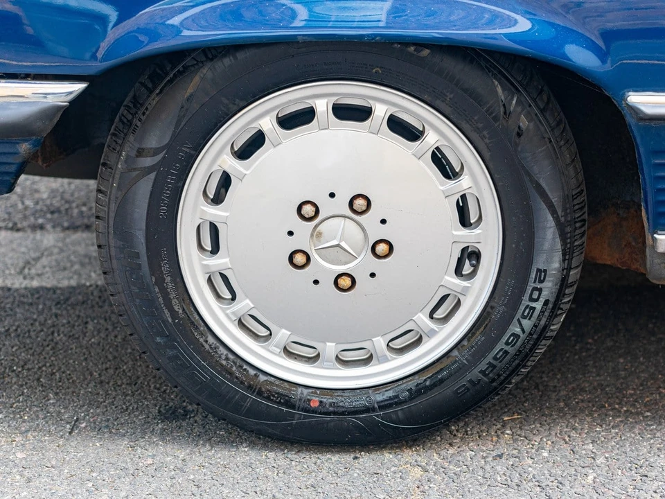 1988 Mercedes-Benz R107 SL-Class - Image 25 of 30