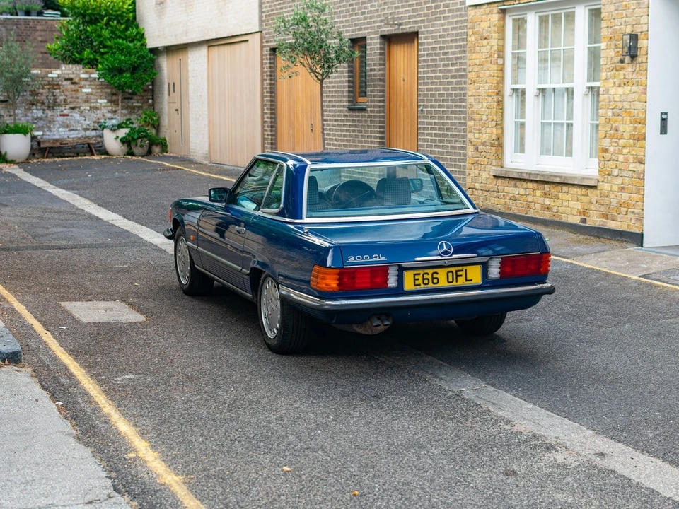 1988 Mercedes-Benz R107 SL-Class - Image 16 of 30