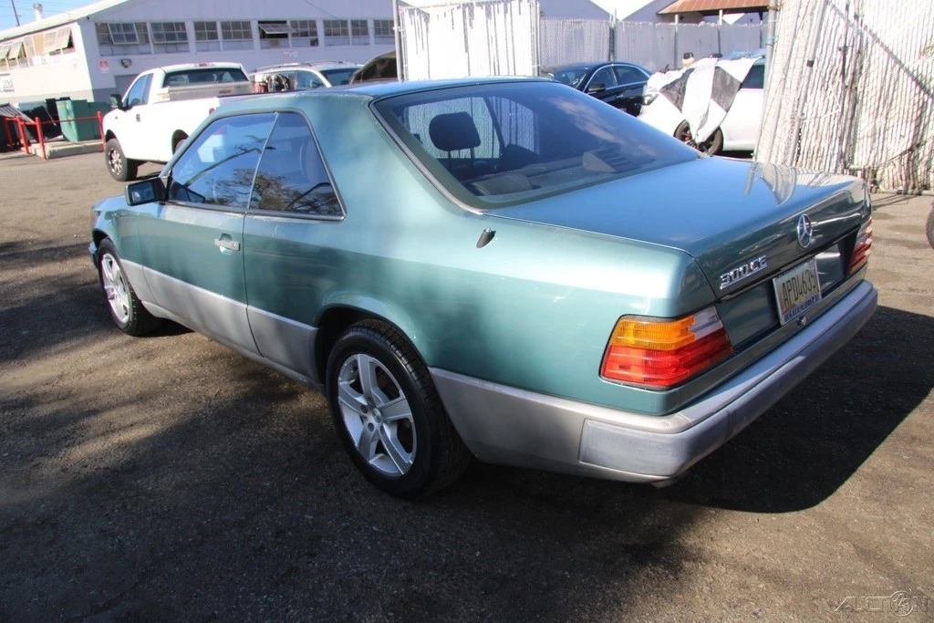 1988 Mercedes-Benz W124 E-Class - Image 4 of 21