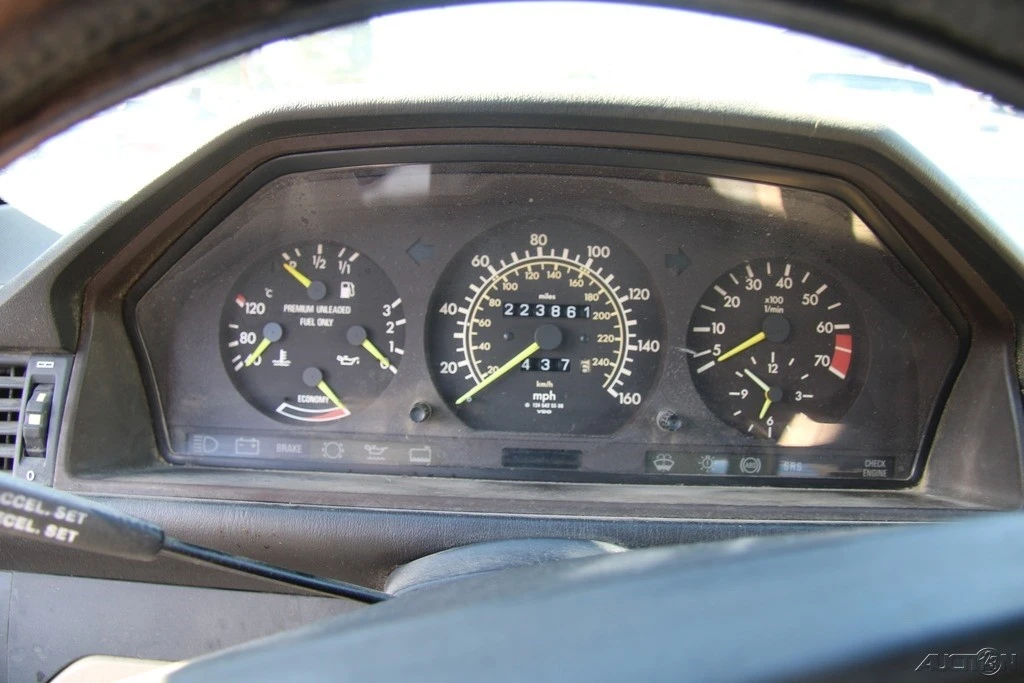 1988 Mercedes-Benz W124 E-Class - Image 15 of 21