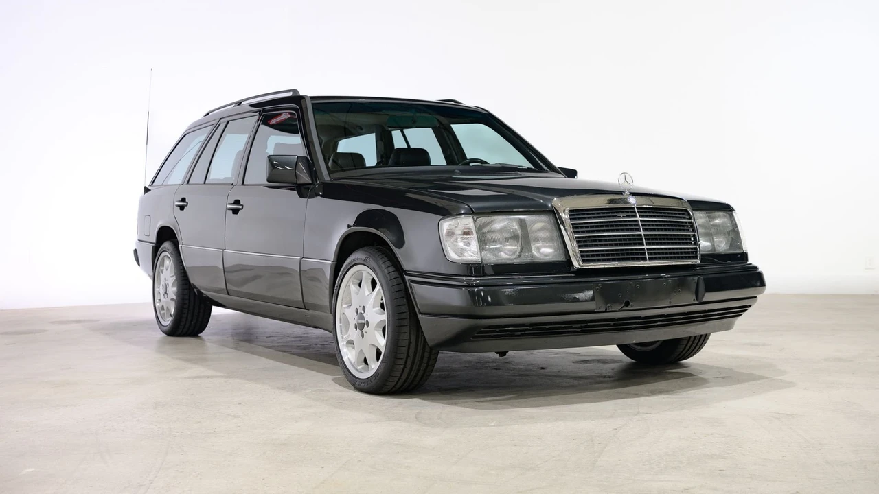 1988 Mercedes-Benz W124 E-Class - Image 11 of 31