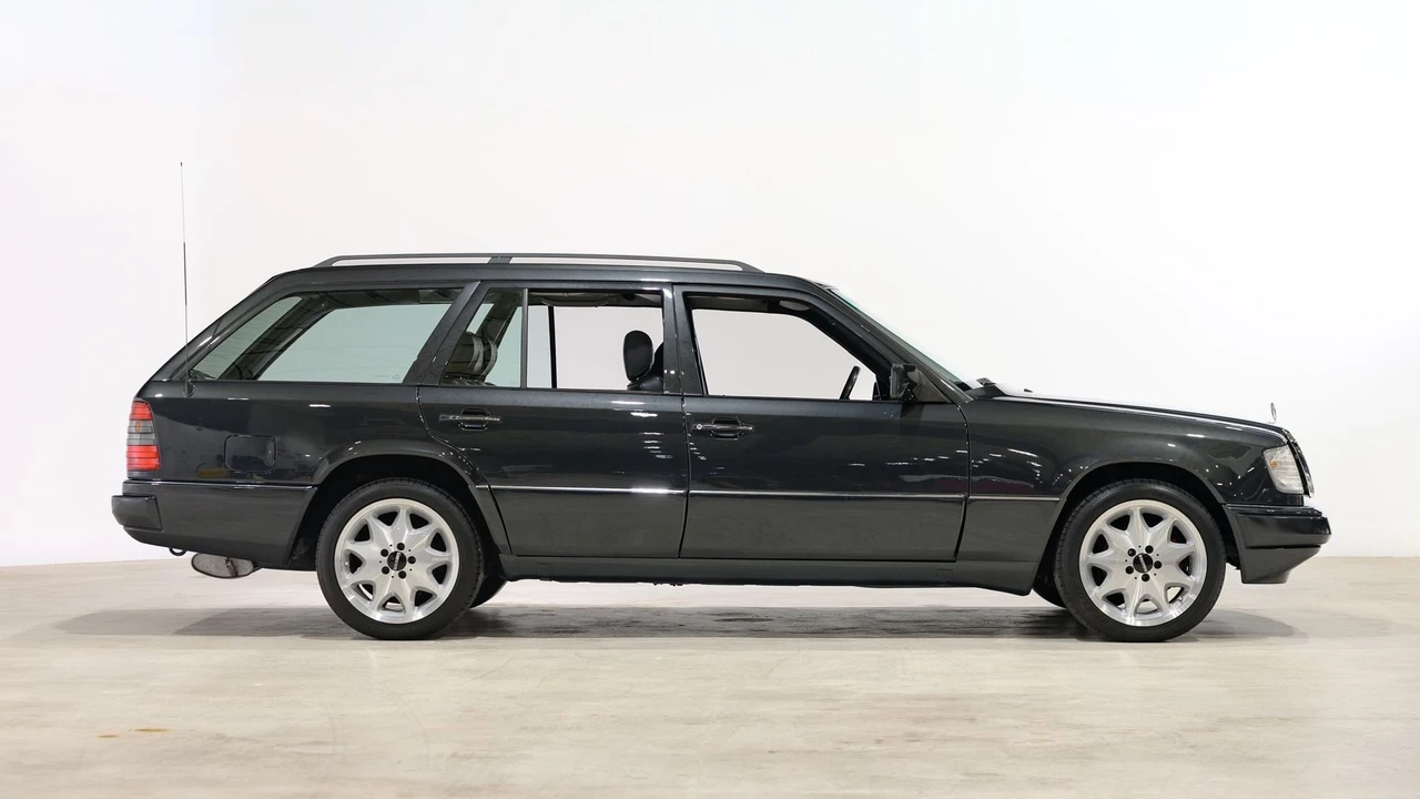 1988 Mercedes-Benz W124 E-Class - Image 2 of 31