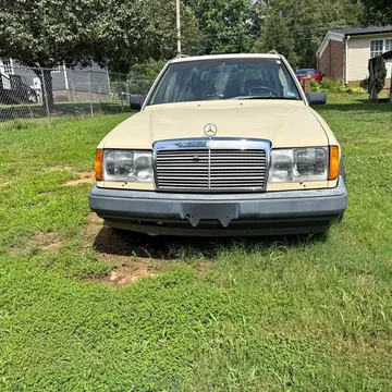 1988 Mercedes-Benz 300 TE Wagon 4D