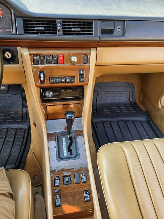1988 Mercedes-Benz W124 E-Class - Image 9 of 20