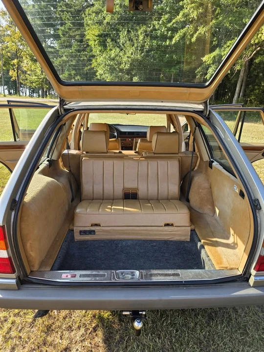 1988 Mercedes-Benz W124 E-Class - Image 12 of 20