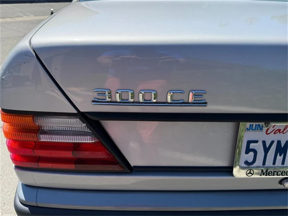 1988 Mercedes-Benz 190E - Image 10 of 31
